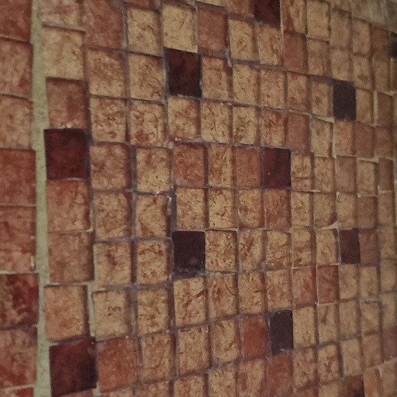 Glass Mosiac Tissue Box - Picture 2 of 5